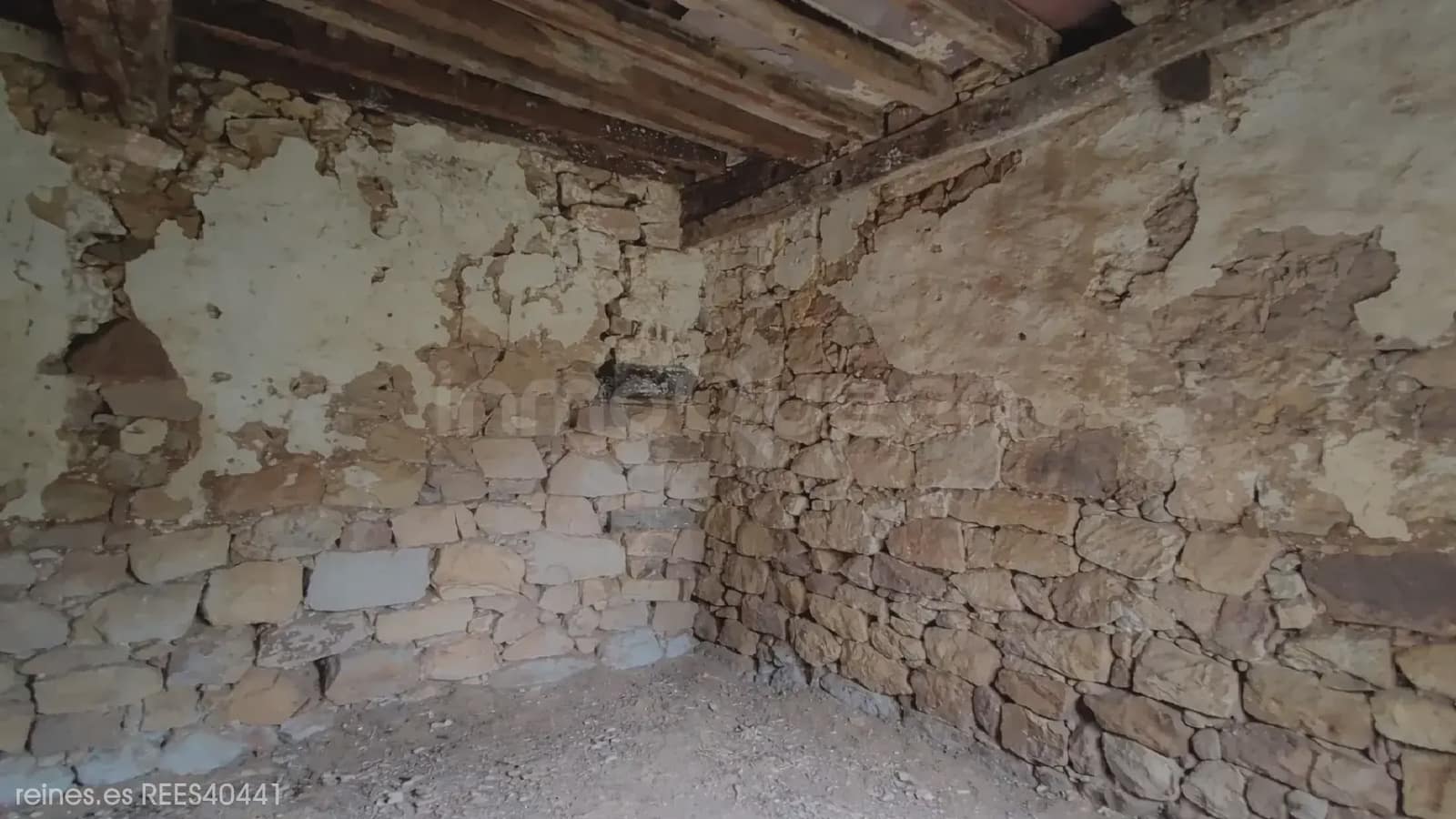 5 bedroom Finca/Country House for sale in Cieza - € 95,000 (Ref: 9730542)