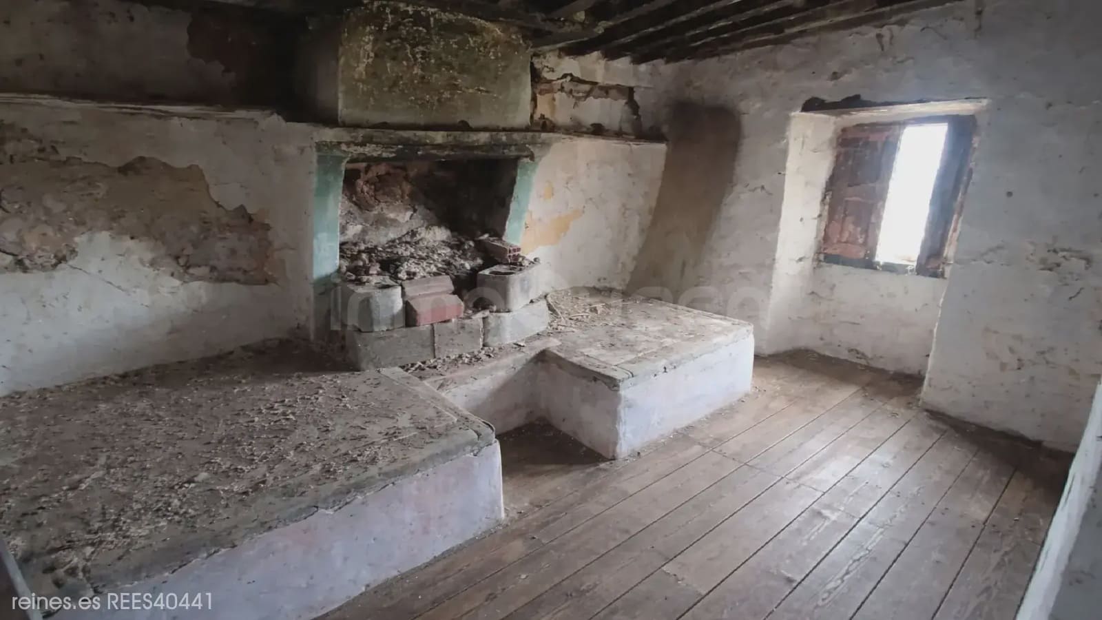 5 bedroom Finca/Country House for sale in Cieza - € 95,000 (Ref: 9730542)