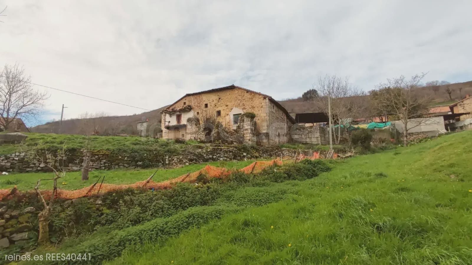 5 bedroom Finca/Country House for sale in Cieza - € 95,000 (Ref: 9730542)