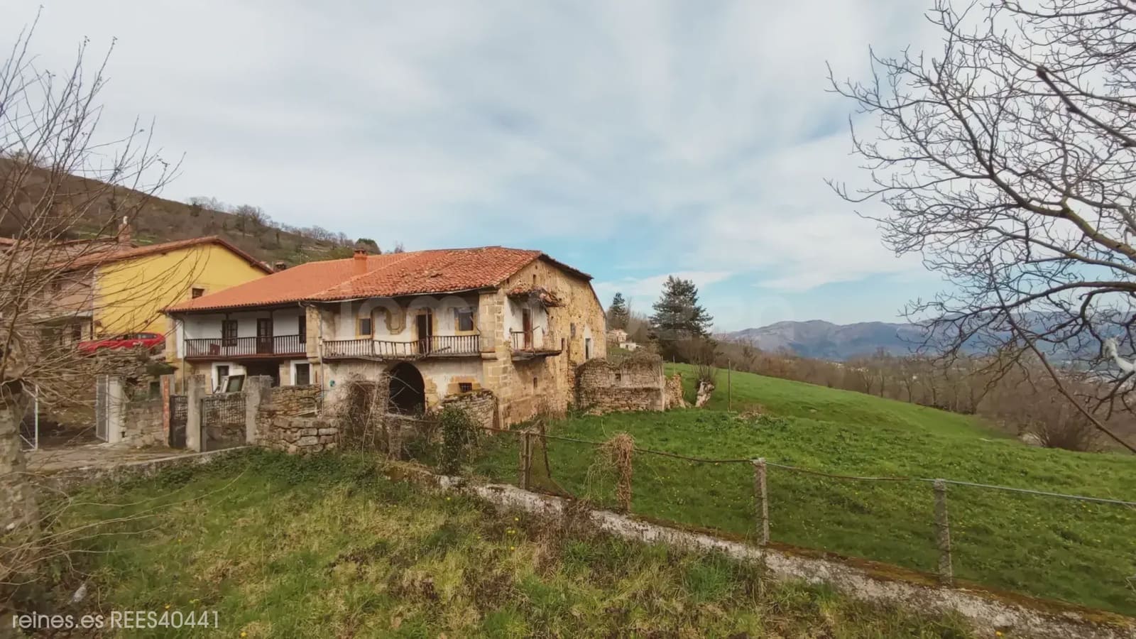5 bedroom Finca/Country House for sale in Cieza - € 95,000 (Ref: 9730542)