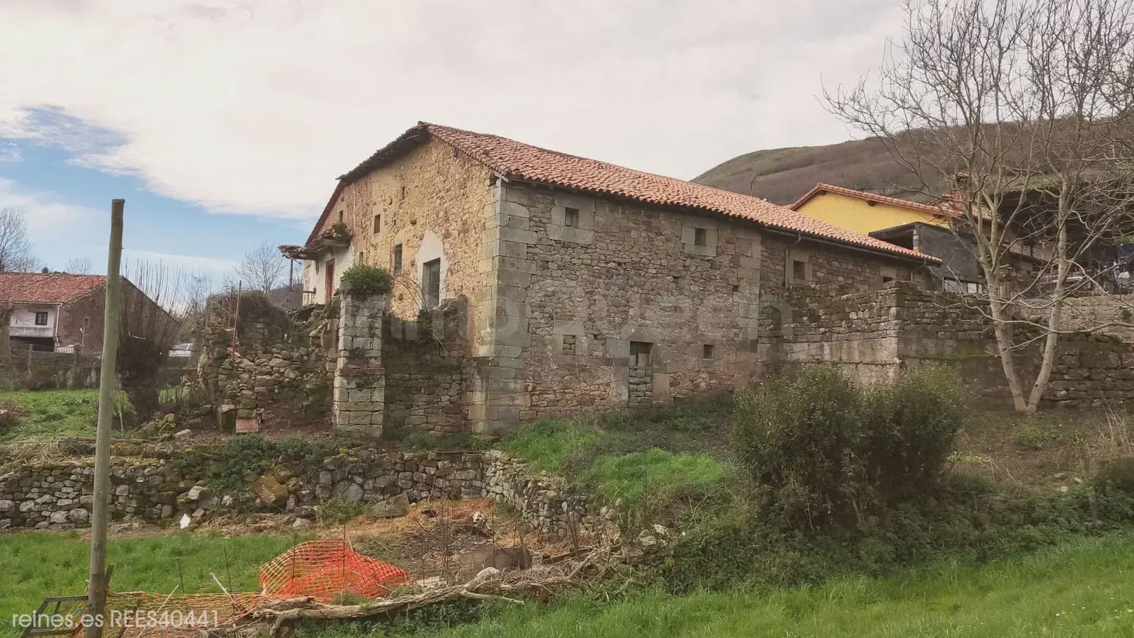 5 bedroom Finca/Country House for sale in Cieza - € 95,000 (Ref: 9730542)