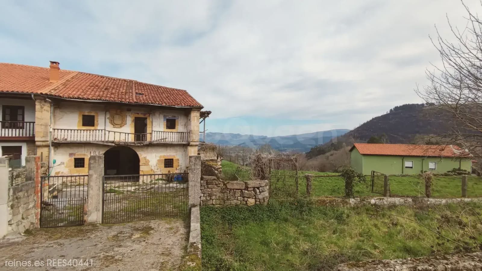 5 bedroom Finca/Country House for sale in Cieza - € 95,000 (Ref: 9730542)