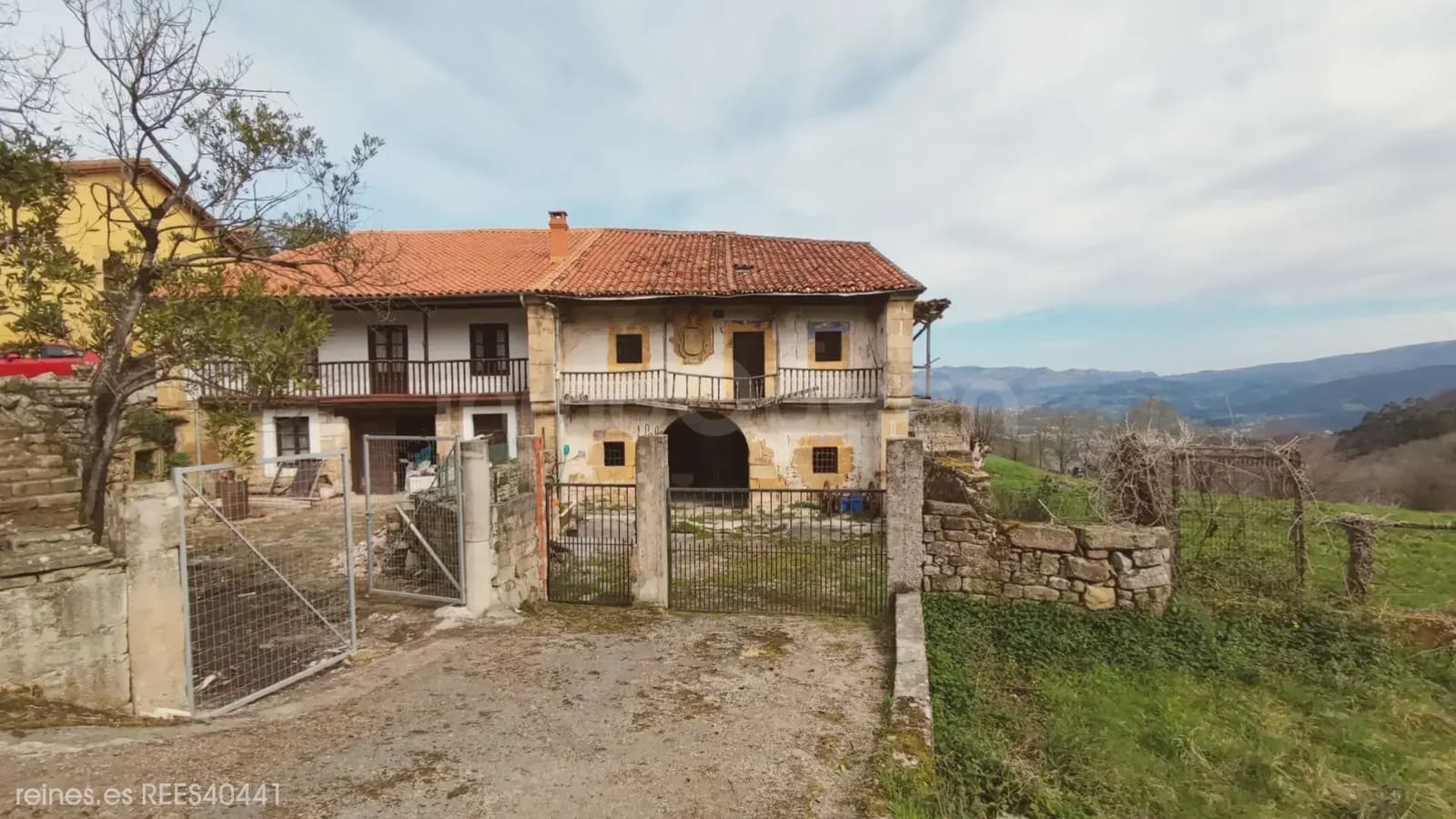 5 bedroom Finca/Country House for sale in Cieza - € 95,000 (Ref: 9730542)