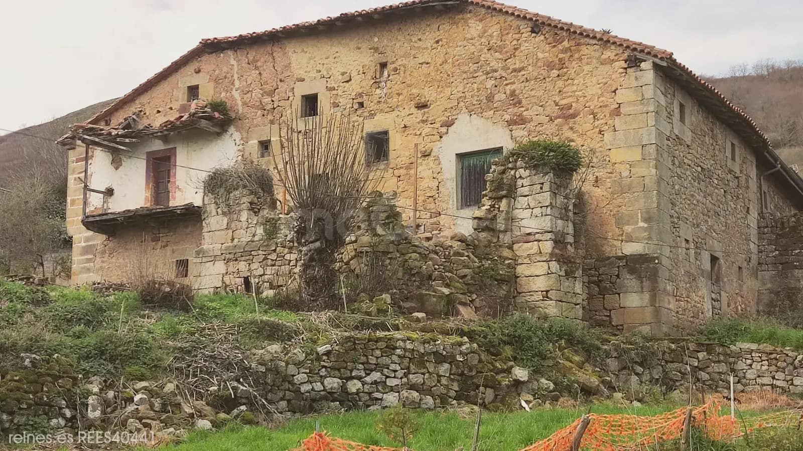 5 bedroom Finca/Country House for sale in Cieza - € 95,000 (Ref: 9730542)