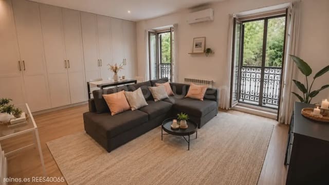 3 bedroom Flat for sale in Universidad, Madrid city - € 1,395,000 (Ref: 9730544)
