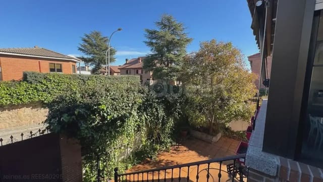 4 bedroom Apartment for sale in Corralejos, Madrid city - € 1,590,000 (Ref: 9730545)