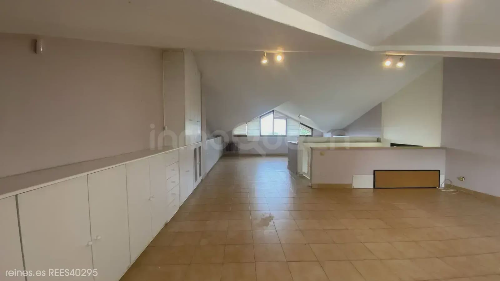 4 bedroom Villa for sale in Madrid city with pool garage - € 1,475,000 (Ref: 9730545)