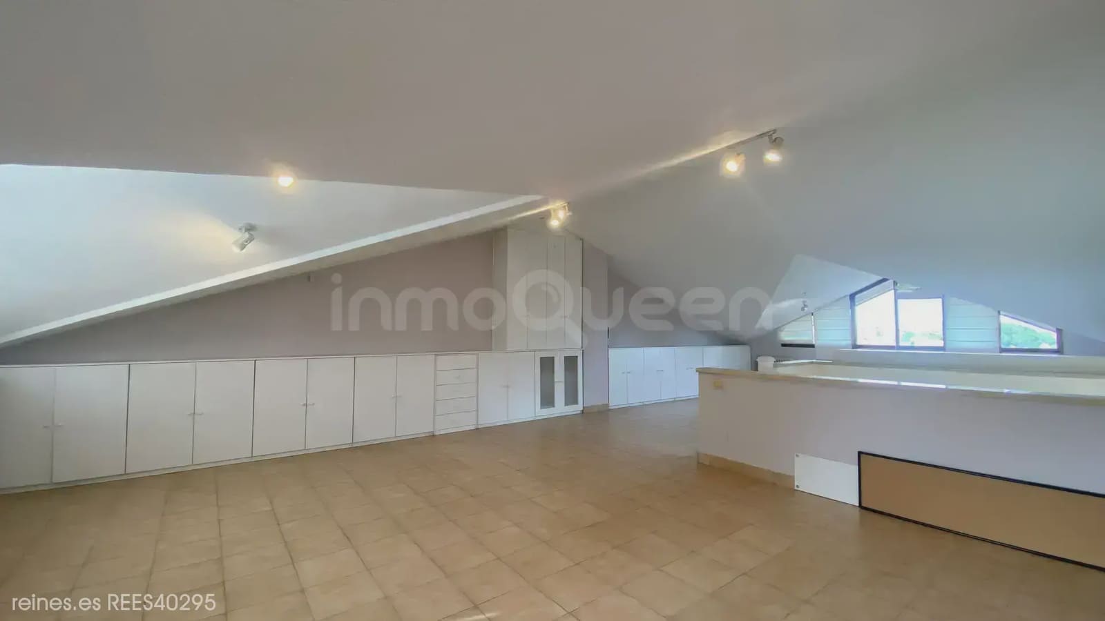 4 bedroom Villa for sale in Madrid city with pool garage - € 1,475,000 (Ref: 9730545)