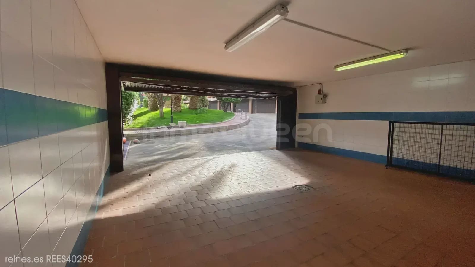 4 bedroom Villa for sale in Madrid city with pool garage - € 1,475,000 (Ref: 9730545)