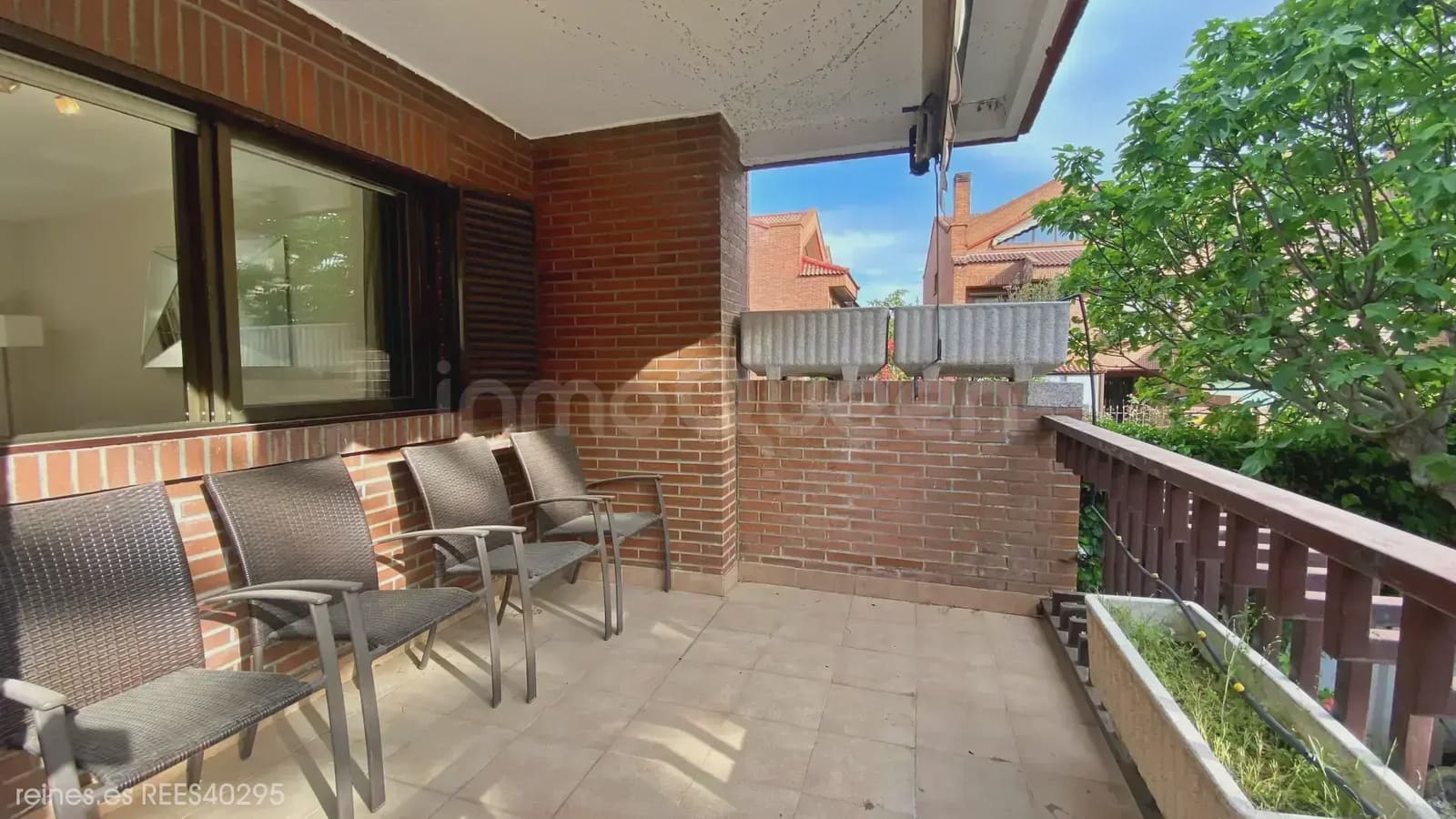 4 bedroom Villa for sale in Madrid city with pool garage - € 1,475,000 (Ref: 9730545)