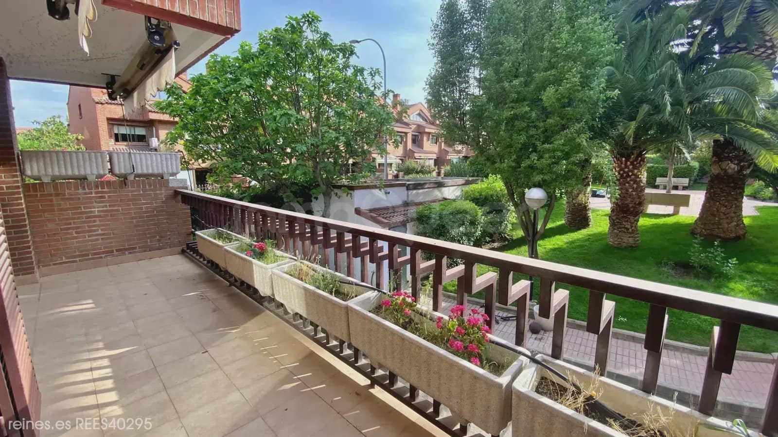 4 bedroom Villa for sale in Madrid city with pool garage - € 1,475,000 (Ref: 9730545)
