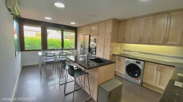 4 sovrum Villa till salu i Corralejos, Madrid stad - 1 475 000 € (Ref: 9730545)