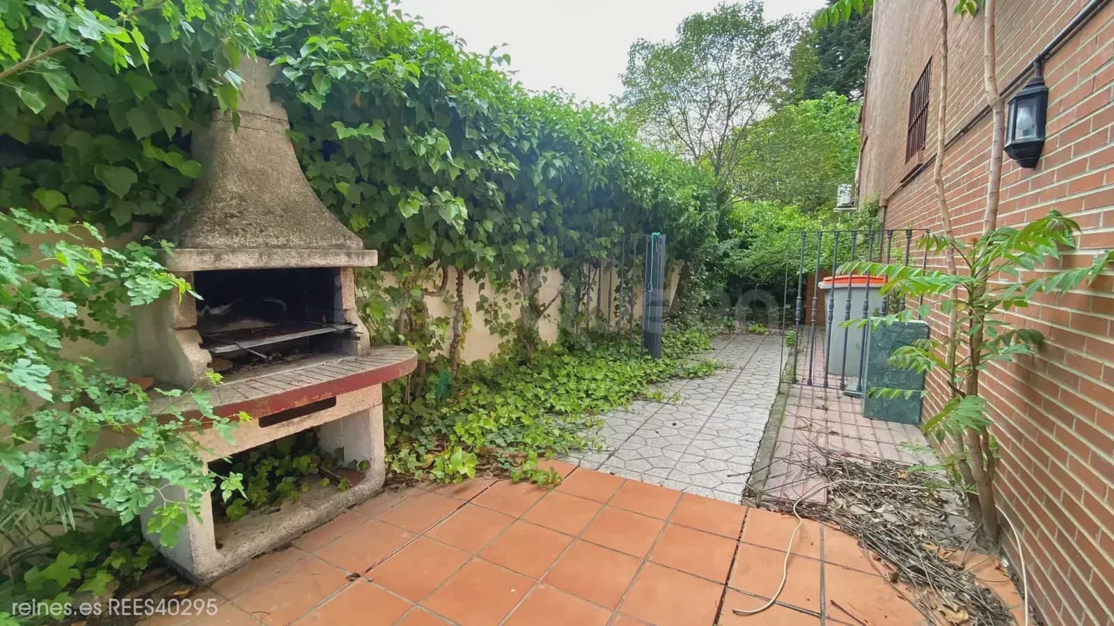 4 bedroom Villa for sale in Madrid city with pool garage - € 1,475,000 (Ref: 9730545)