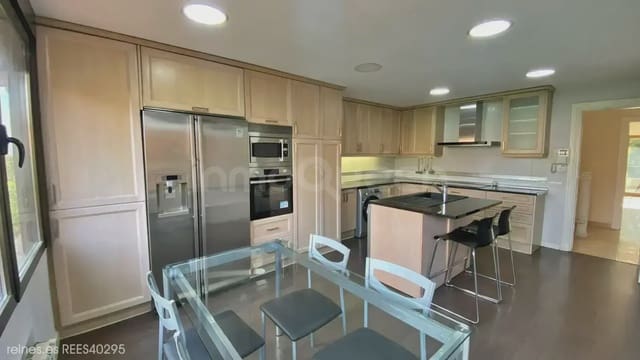 4 sovrum Villa till salu i Corralejos, Madrid stad - 1 475 000 € (Ref: 9730545)