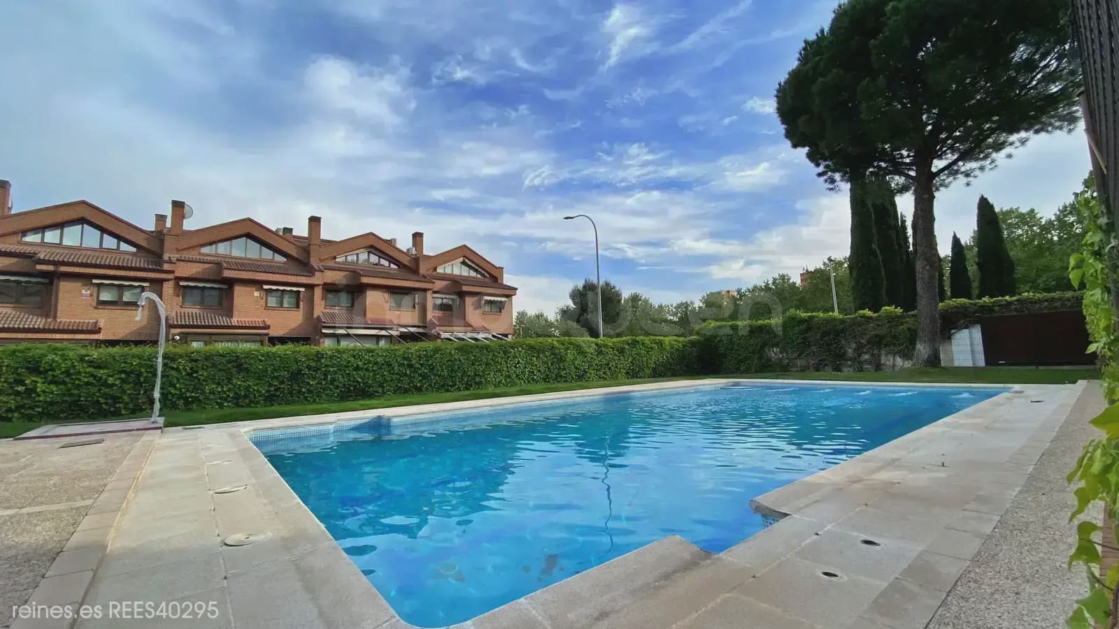 4 bedroom Villa for sale in Madrid city with pool garage - € 1,475,000 (Ref: 9730545)
