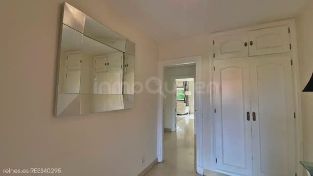 4 makuuhuone Huvila myytävänä paikassa Corralejos, Madrid kaupunki mukana uima-altaan 
autotalli - 1 475 000 € (Ref: 9730545)