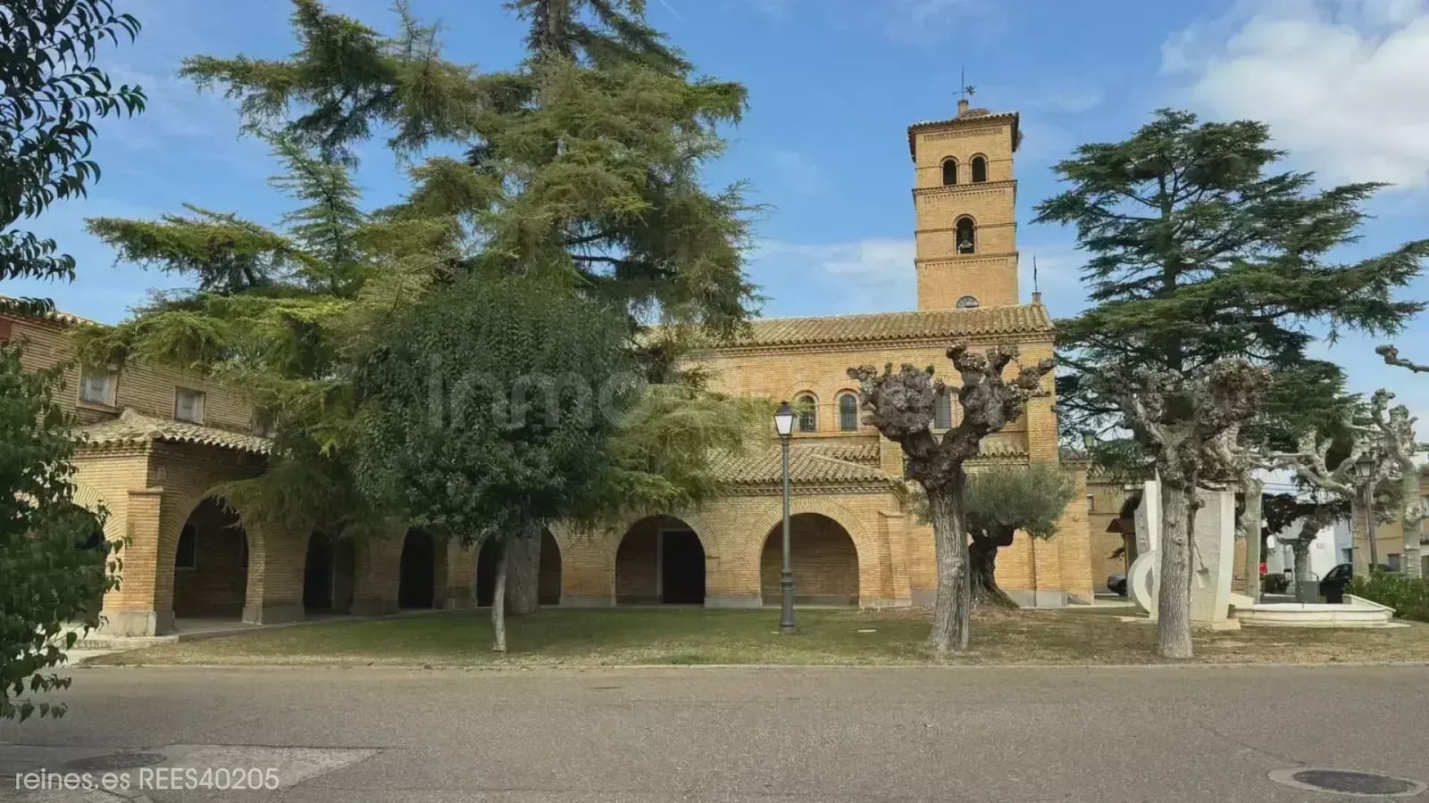 3 bedroom Apartment for sale in Zuera with garage - € 330,000 (Ref: 9730547)