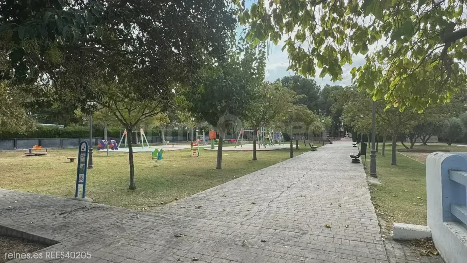 3 bedroom Apartment for sale in Zuera with garage - € 330,000 (Ref: 9730547)