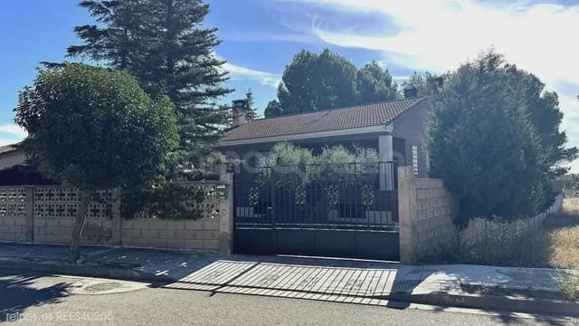 3 bedroom Apartment for sale in Zuera with garage - € 330,000 (Ref: 9730547)