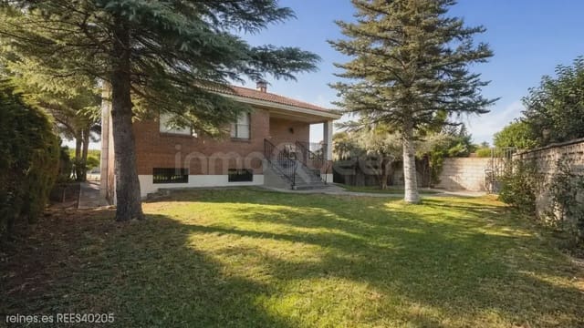 3 bedroom Apartment for sale in Zuera with garage - € 330,000 (Ref: 9730547)