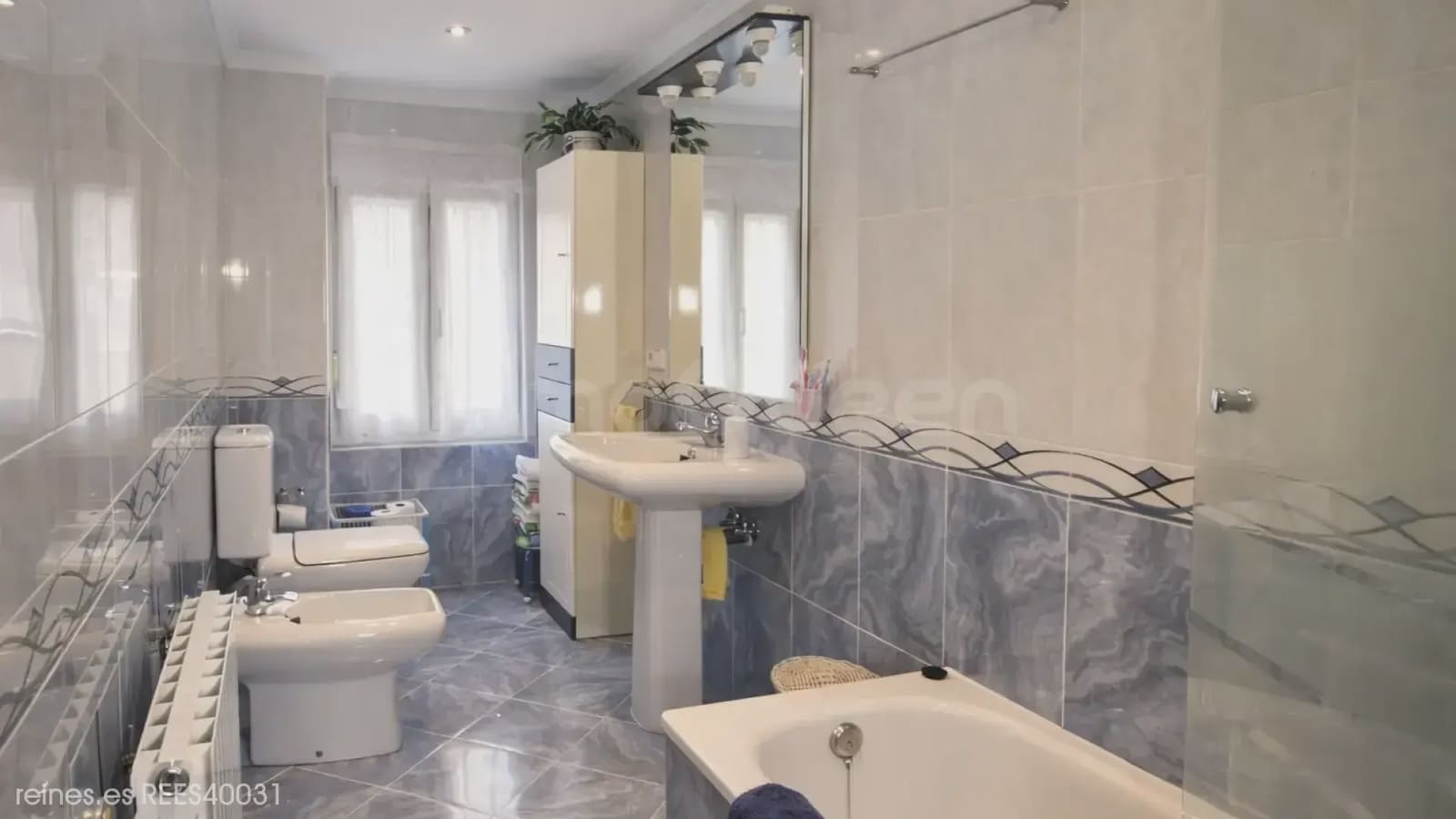 3 bedroom Flat for sale in Vegadeo - € 100,000 (Ref: 9730715)