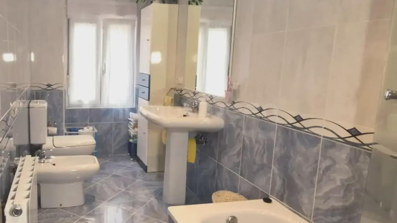 3 bedroom Flat for sale in Vegadeo - € 100,000 (Ref: 9730715)