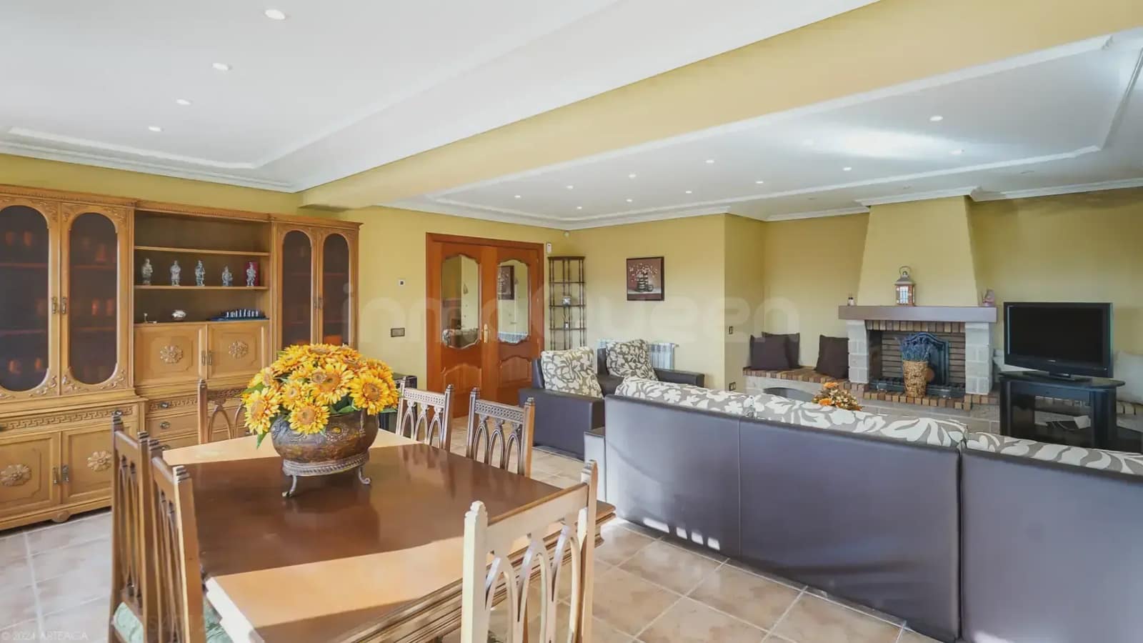 5 bedroom Apartment for sale in Orusco de Tajuna with garage - € 550,000 (Ref: 9748413)