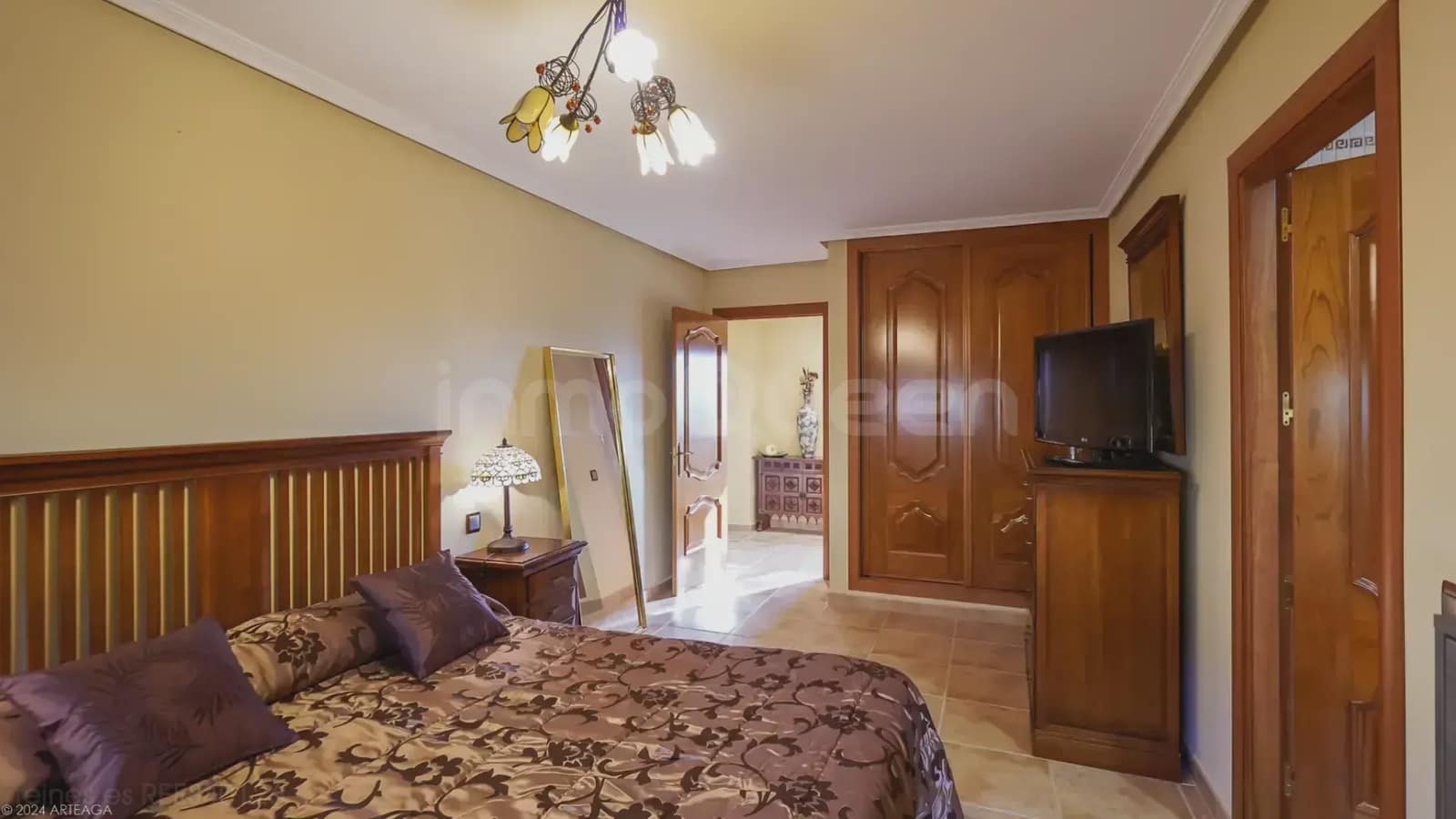 5 bedroom Apartment for sale in Orusco de Tajuna with garage - € 550,000 (Ref: 9748413)