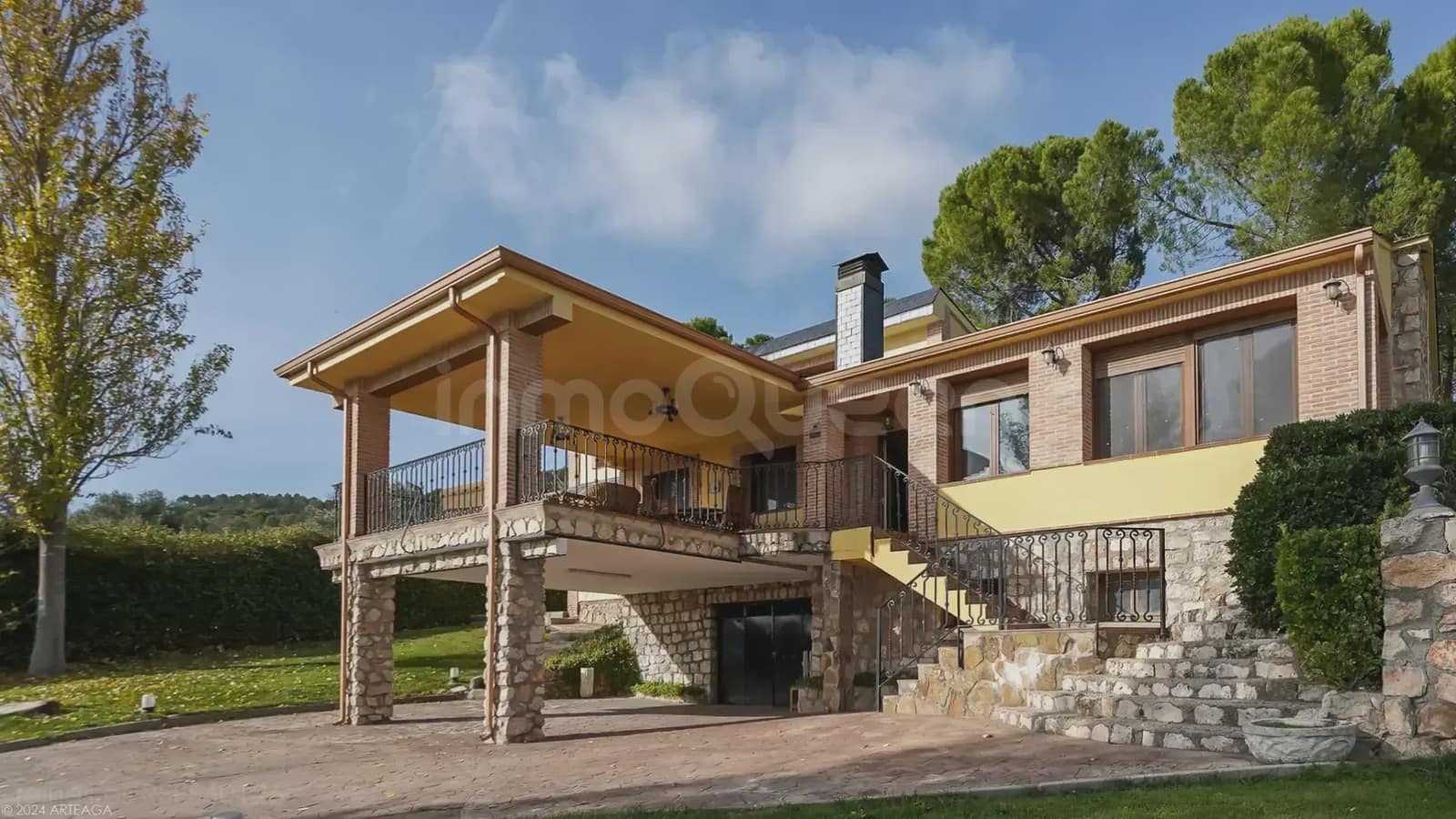 5 bedroom Apartment for sale in Orusco de Tajuna with garage - € 550,000 (Ref: 9748413)