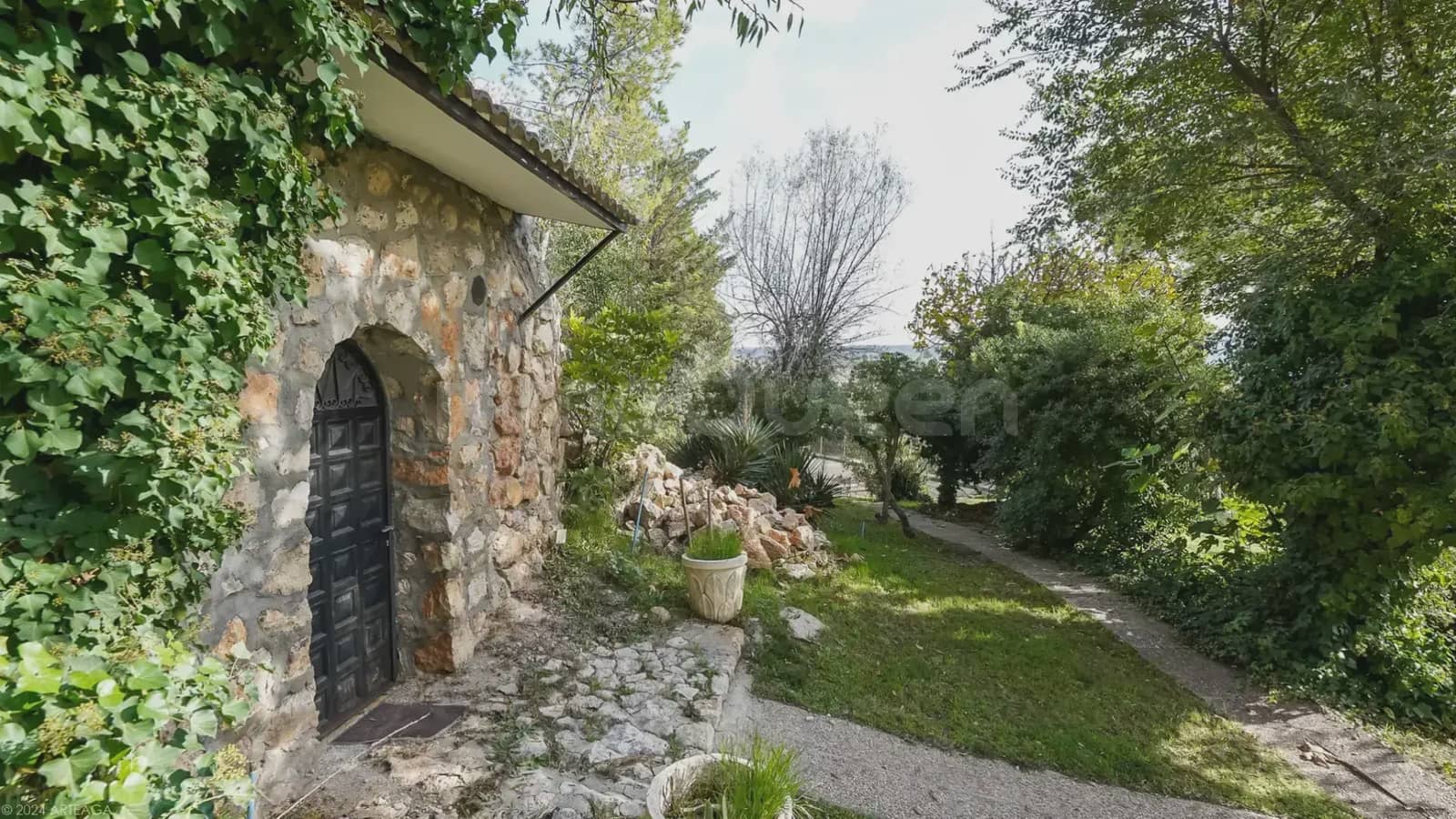 5 bedroom Apartment for sale in Orusco de Tajuna with garage - € 550,000 (Ref: 9748413)