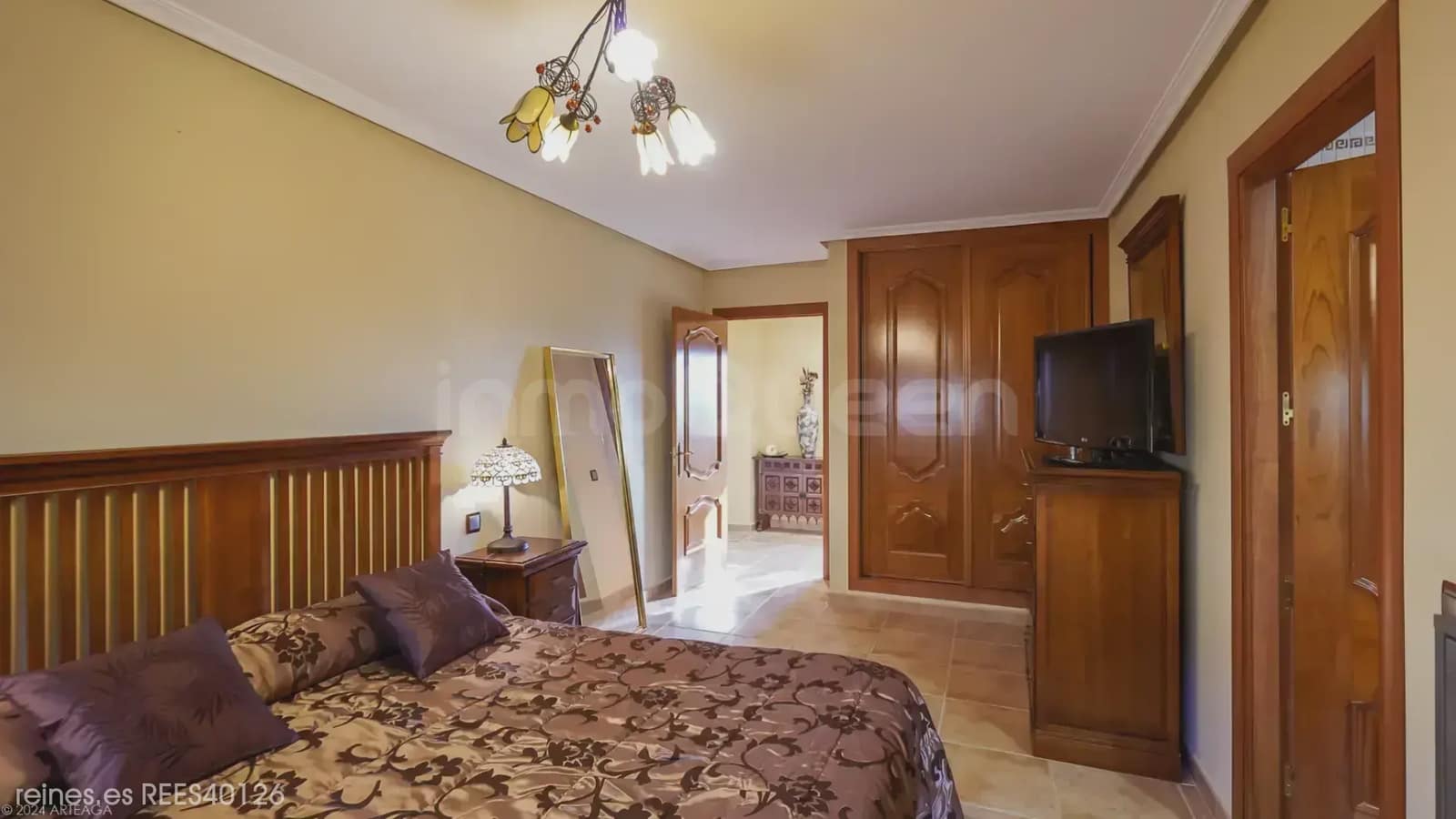 6 bedroom Apartment for sale in Orusco de Tajuna with garage - € 550,000 (Ref: 9748413)