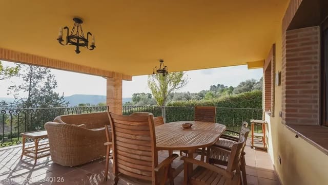 6 bedroom Apartment for sale in Orusco de Tajuña with garage - € 550,000 (Ref: 9748413)