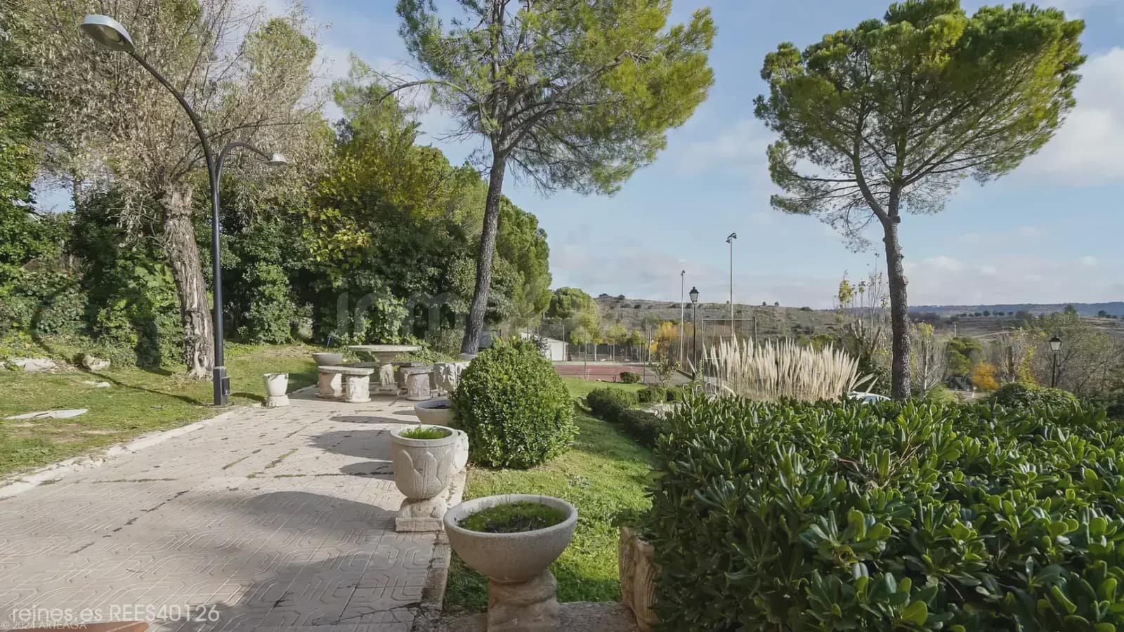 6 bedroom Apartment for sale in Orusco de Tajuna with garage - € 550,000 (Ref: 9748413)