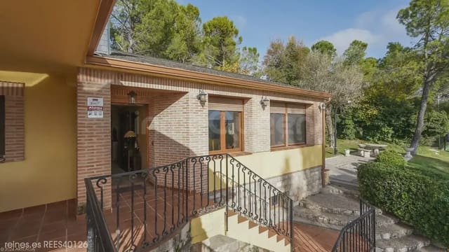 6 bedroom Apartment for sale in Orusco de Tajuña with garage - € 550,000 (Ref: 9748413)