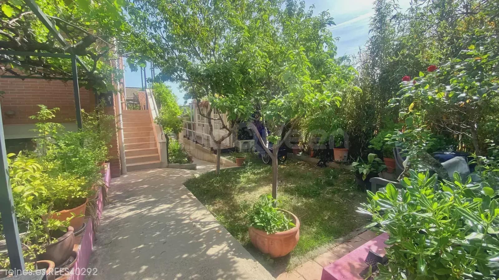 4 bedroom Semi-detached Villa for sale in Alcobendas with pool - € 975,000 (Ref: 9748414)