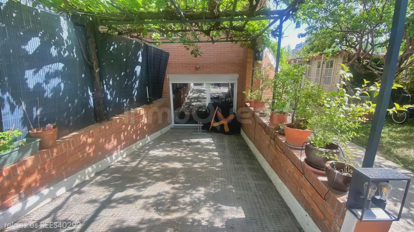4 bedroom Semi-detached Villa for sale in Alcobendas with pool - € 975,000 (Ref: 9748414)