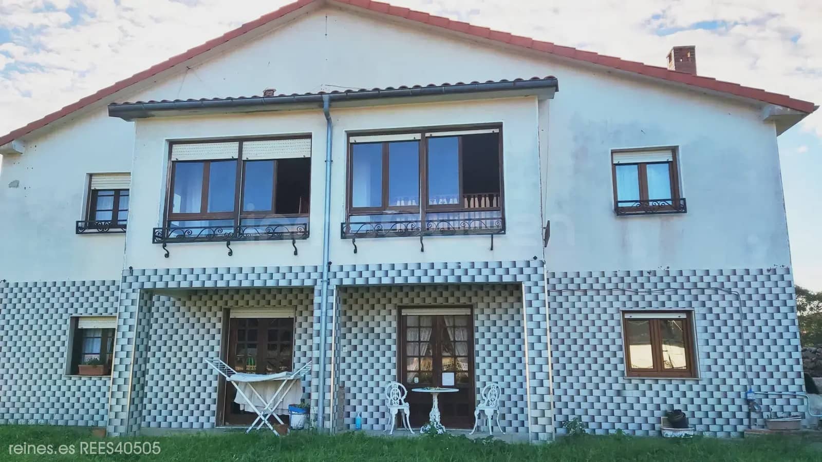 3 bedroom Semi-detached Villa for sale in Miengo - € 449,000 (Ref: 9762395)