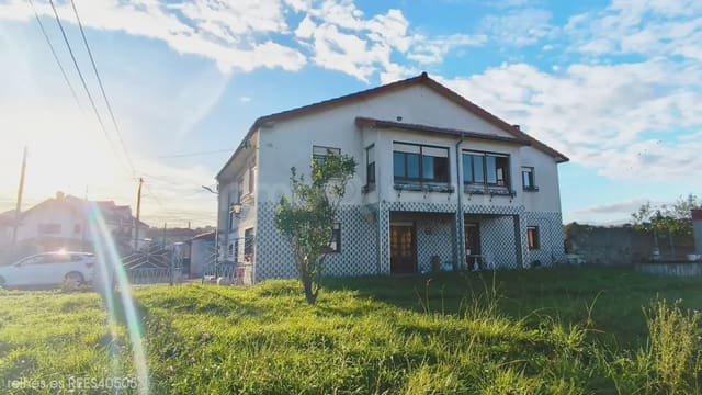3 bedroom Semi-detached Villa for sale in Miengo - € 449,000 (Ref: 9762395)