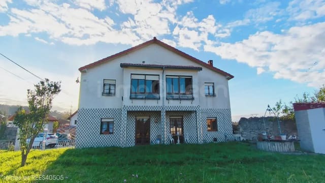 3 bedroom Semi-detached Villa for sale in Miengo - € 449,000 (Ref: 9762395)