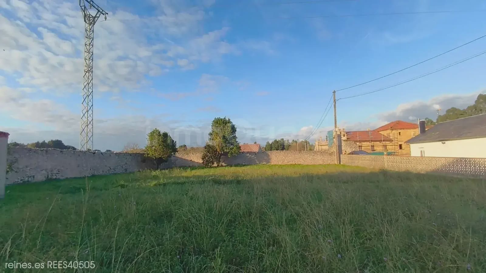 3 bedroom Semi-detached Villa for sale in Miengo - € 449,000 (Ref: 9762395)