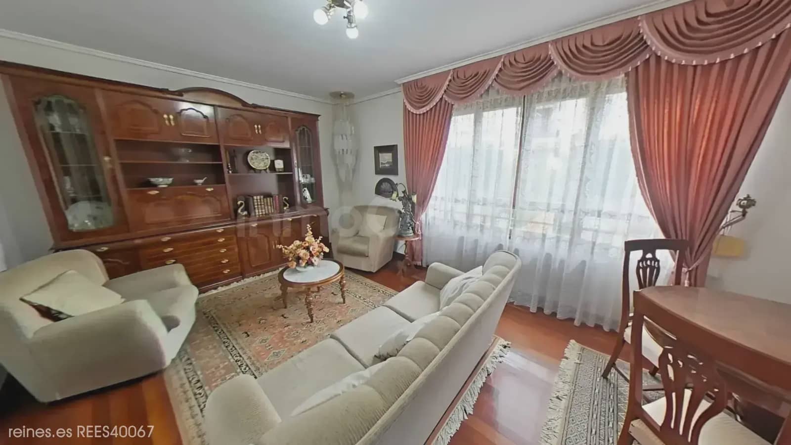 Semi-Rækkehus til salg i Rasines - € 265.000 (Ref: 9763446)