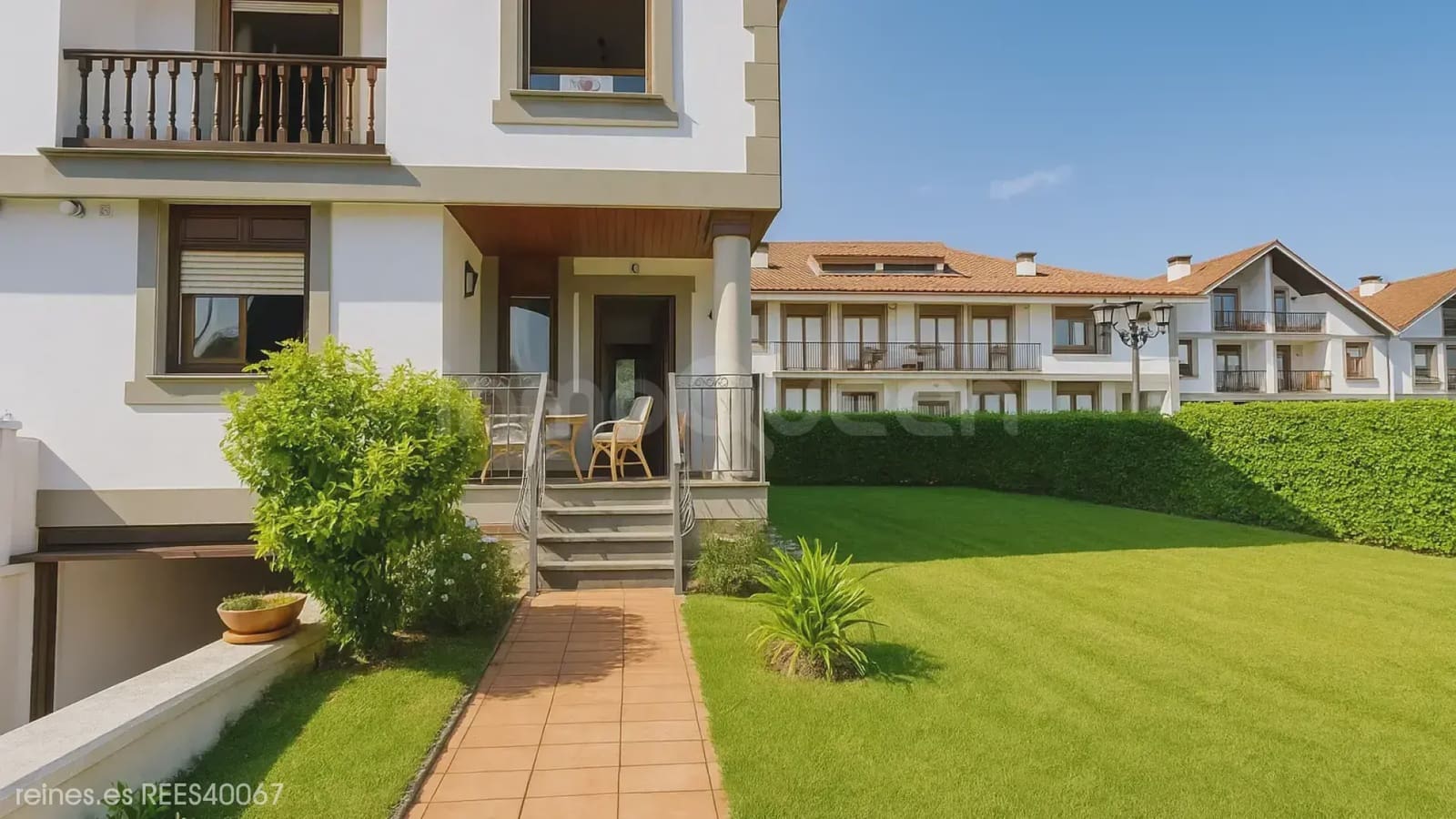 Semi-Rækkehus til salg i Rasines - € 265.000 (Ref: 9763446)