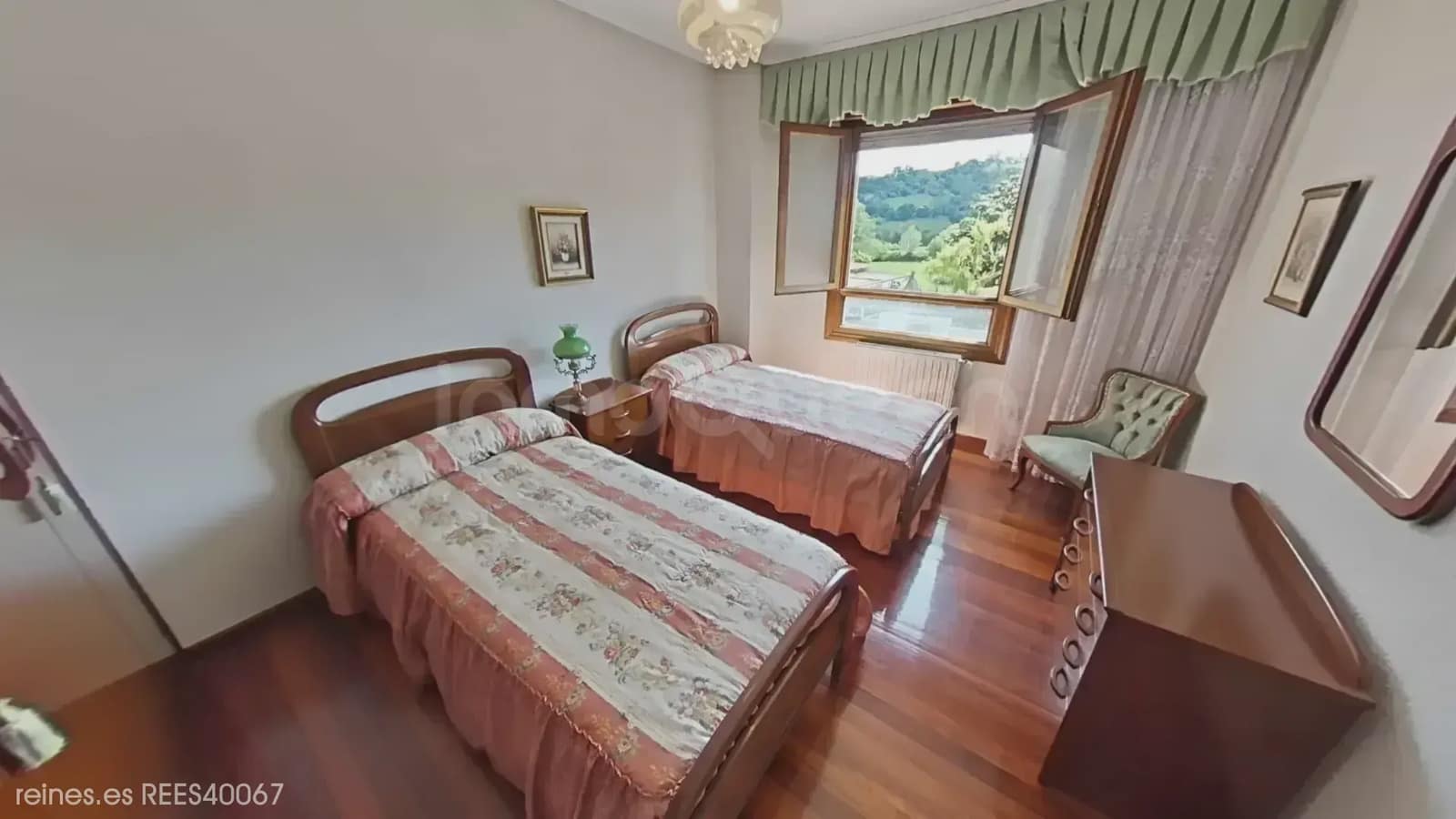 Semi-Rækkehus til salg i Rasines - € 265.000 (Ref: 9763446)