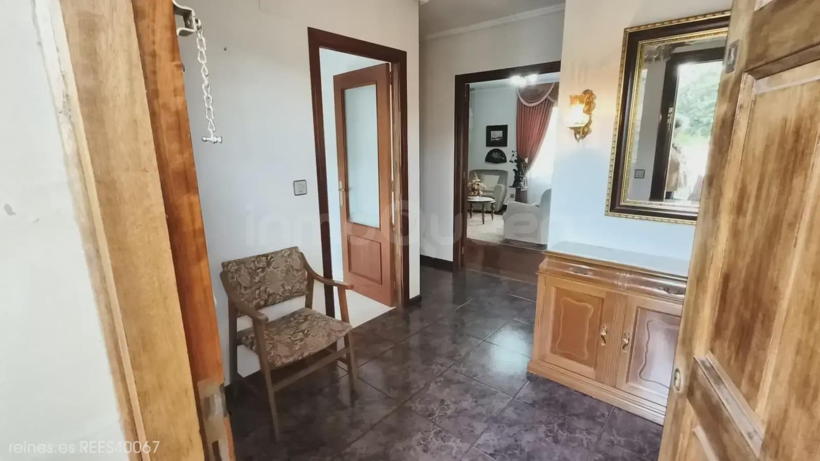 Semi-Rækkehus til salg i Rasines - € 265.000 (Ref: 9763446)