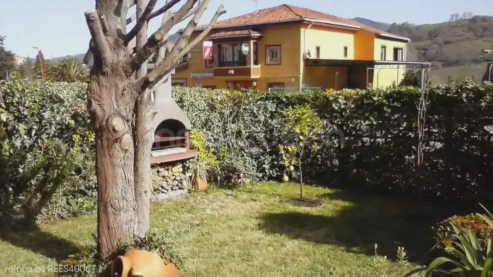 Semi-Rækkehus til salg i Rasines - € 265.000 (Ref: 9763446)