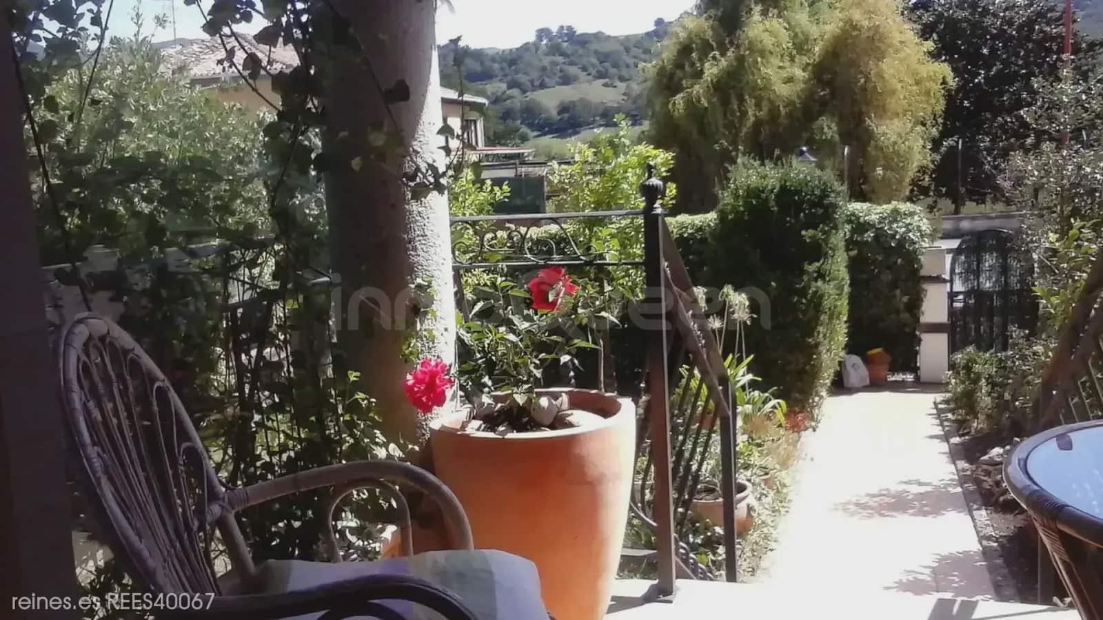 Semi-Rækkehus til salg i Rasines - € 265.000 (Ref: 9763446)