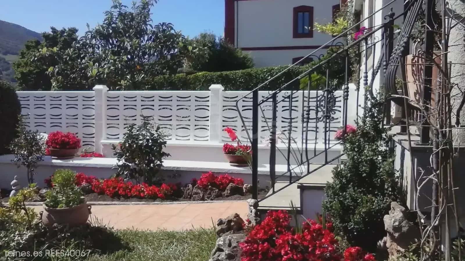 Semi-Rækkehus til salg i Rasines - € 265.000 (Ref: 9763446)