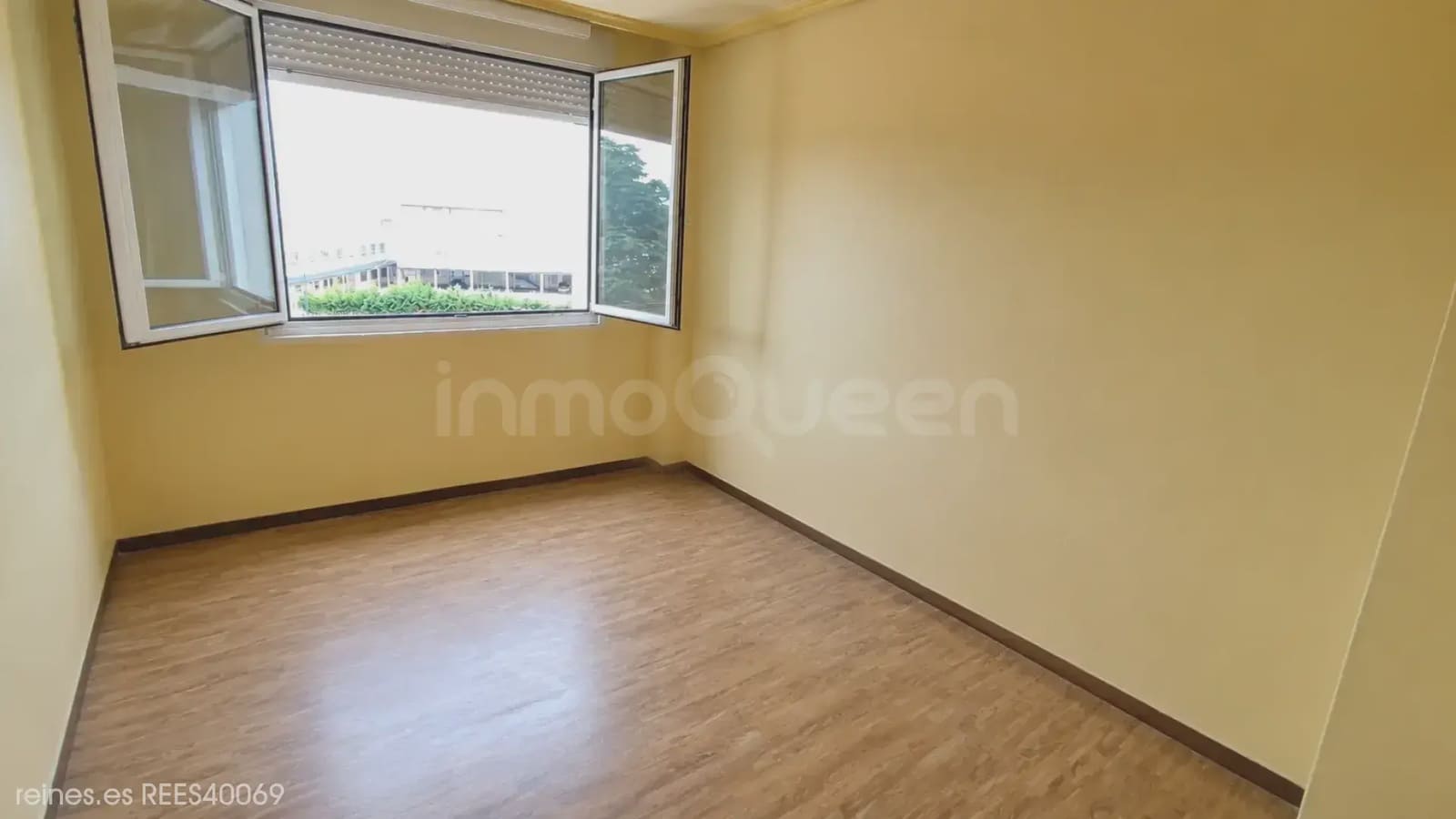 3 bedroom Flat for sale in Santander with garage - € 289,000 (Ref: 9763448)