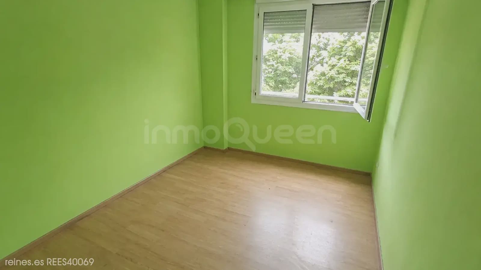 3 bedroom Flat for sale in Santander with garage - € 289,000 (Ref: 9763448)