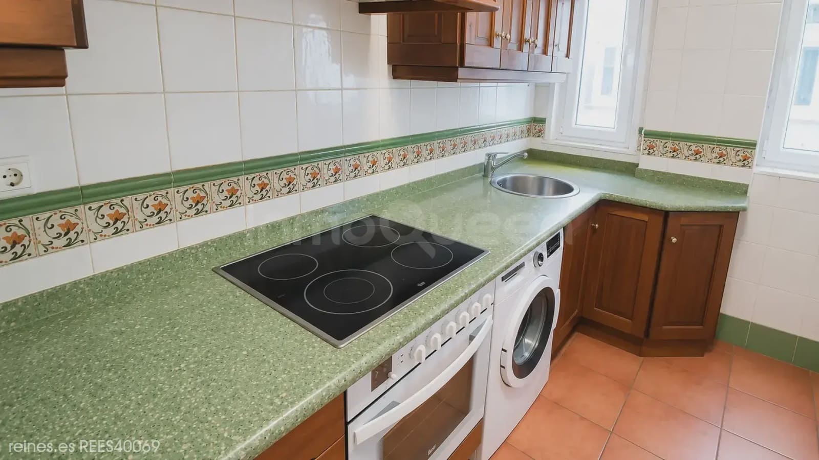 3 bedroom Flat for sale in Santander with garage - € 289,000 (Ref: 9763448)